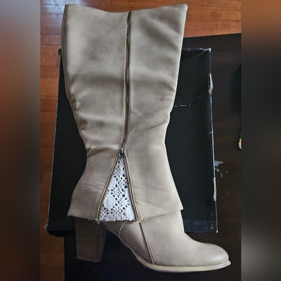 torrid Shoes - NWB Torrid 11.5w Wide Calf Lace Inset Boots